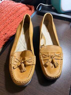 Thom McAn Women's Leather Tassel Moccasin Loafers